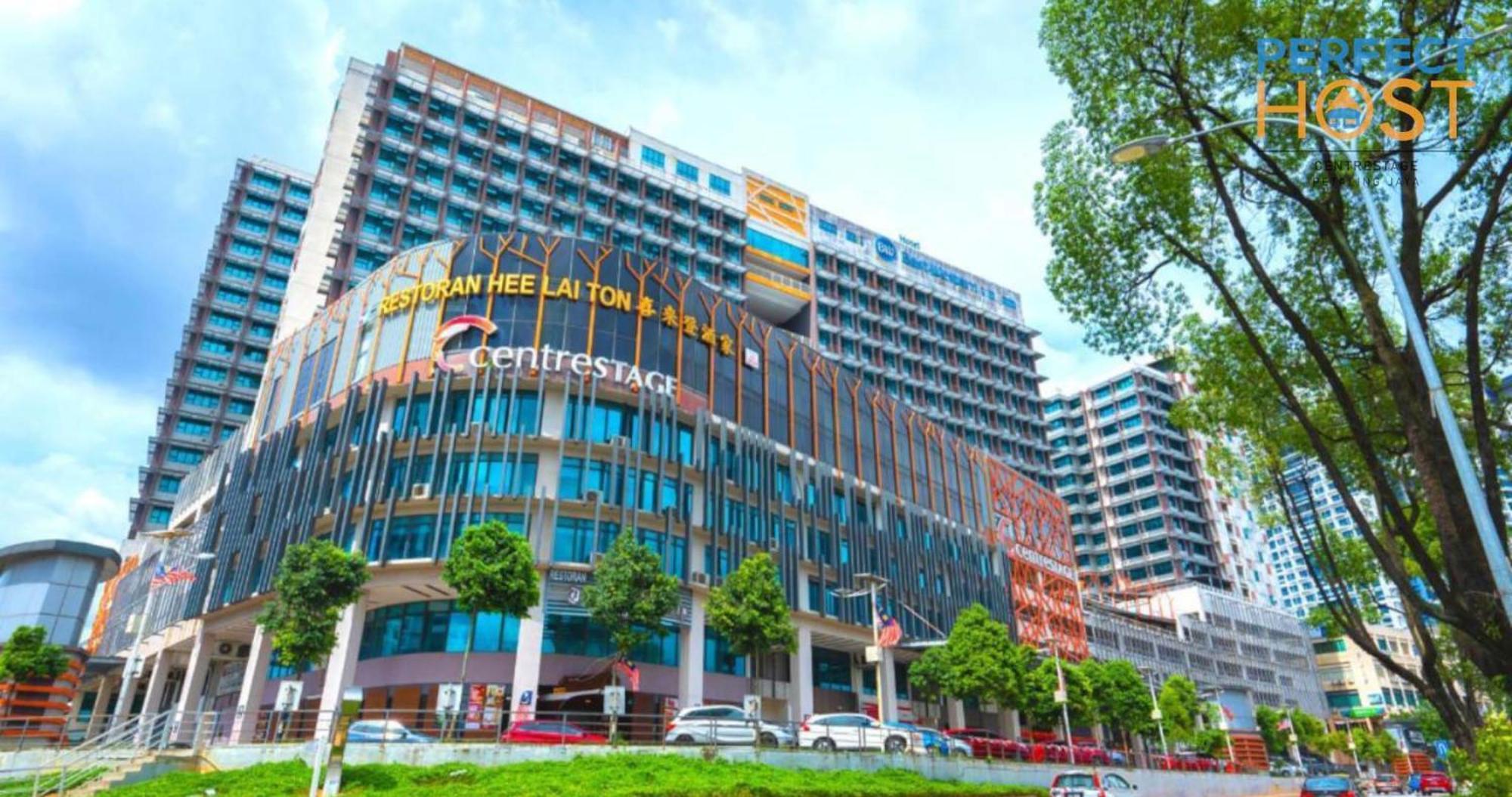 Centrestage Petaling Jaya By Perfect Host Hotell Exteriör bild The hotel in 2015