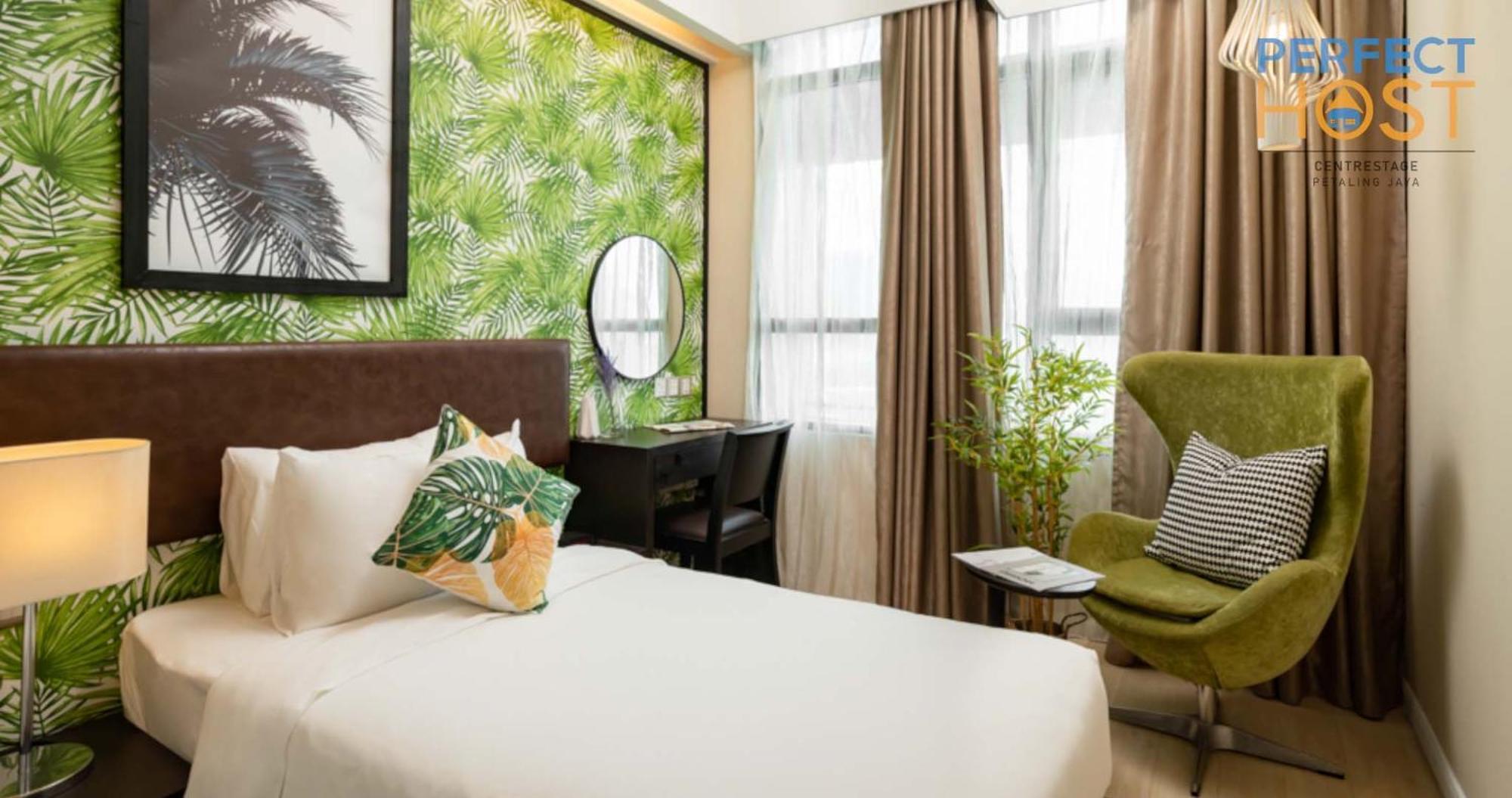 Centrestage Petaling Jaya By Perfect Host Hotell Exteriör bild Deluxe Room