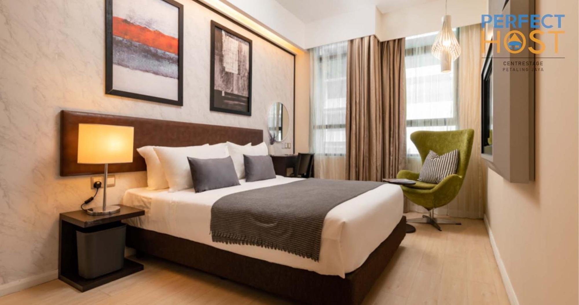 Centrestage Petaling Jaya By Perfect Host Hotell Exteriör bild Deluxe Room