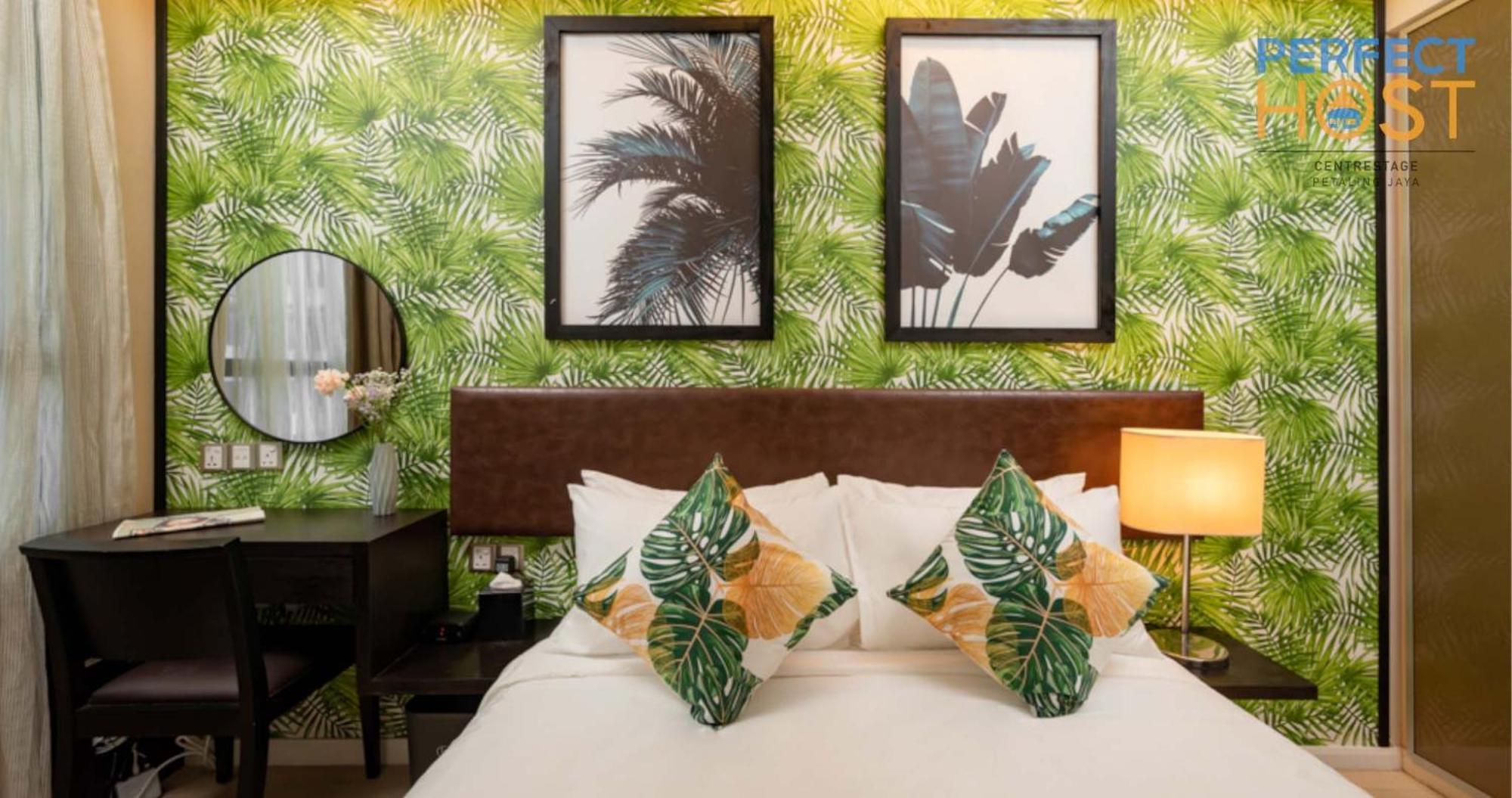 Centrestage Petaling Jaya By Perfect Host Hotell Exteriör bild Deluxe Room