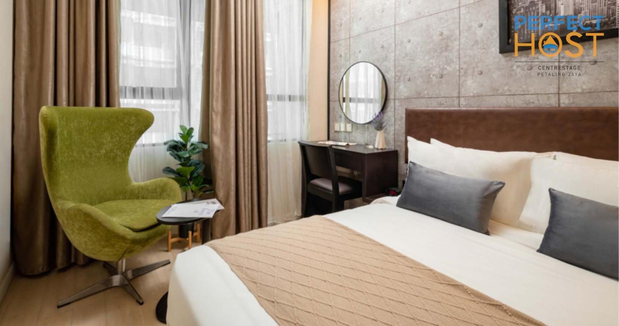 Centrestage Petaling Jaya By Perfect Host Hotell Exteriör bild Deluxe Room