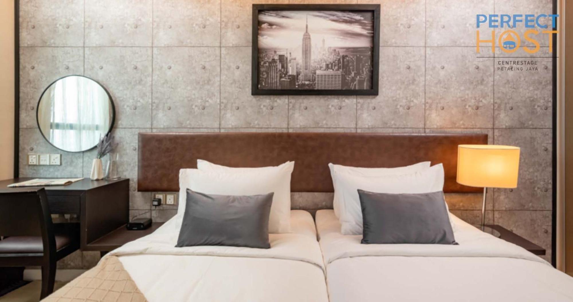 Centrestage Petaling Jaya By Perfect Host Hotell Exteriör bild Deluxe Room