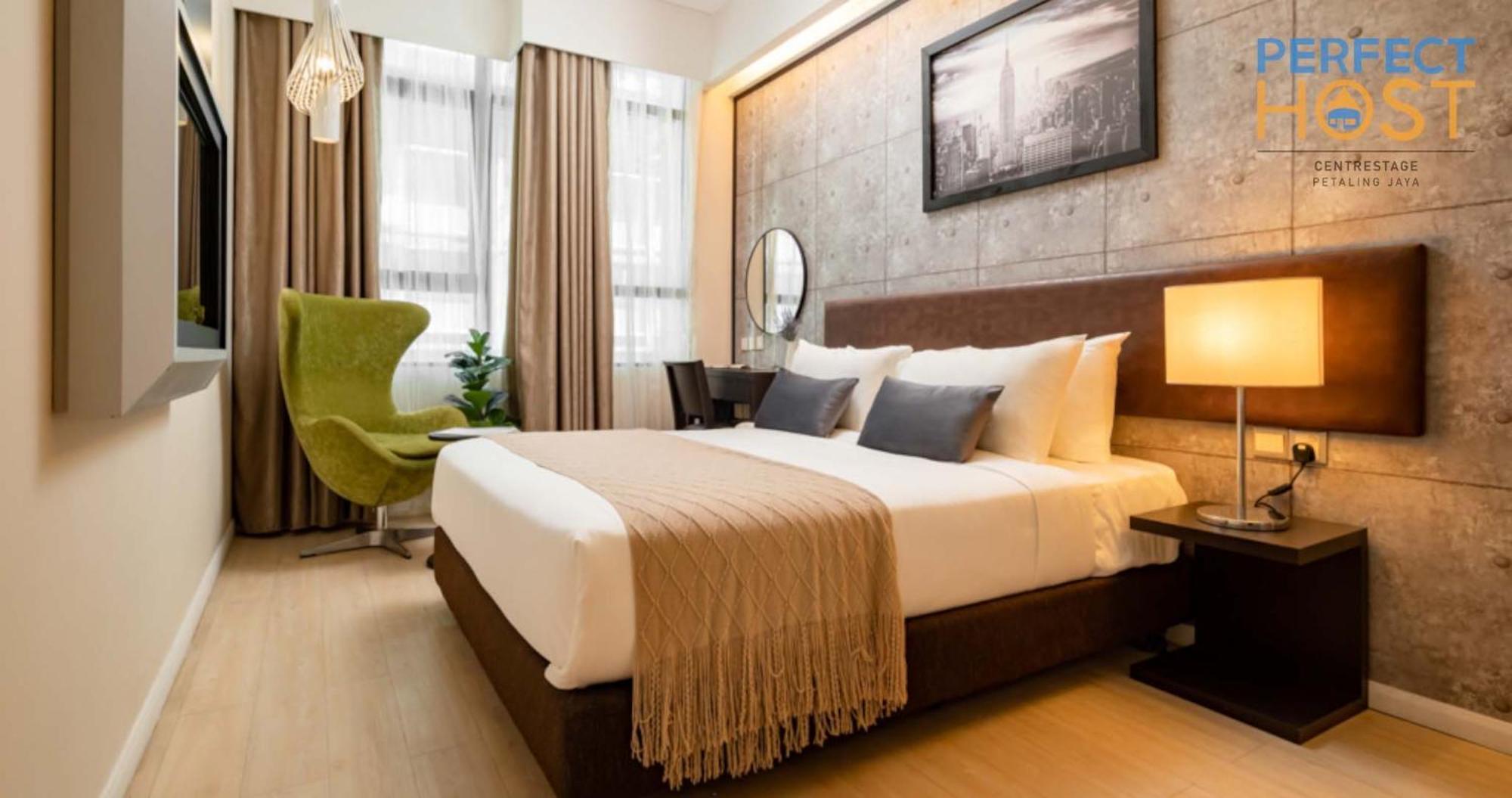 Centrestage Petaling Jaya By Perfect Host Hotell Exteriör bild Deluxe Room